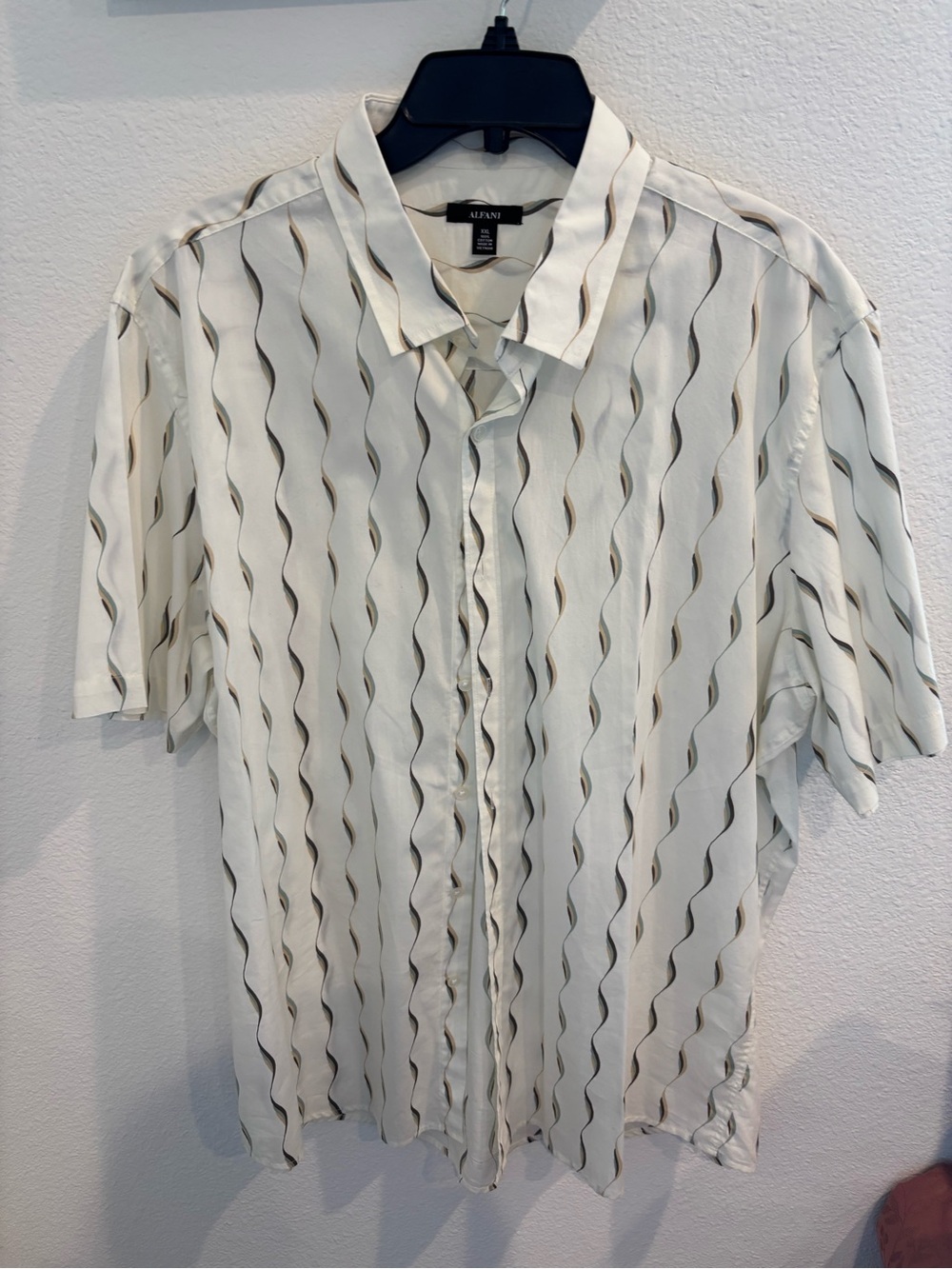 Alfani Cream Short-Sleeve Button-Down with Black Wavy Stripe